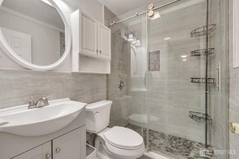 12 Pierrepont Avenue Middlesex NJ 08846