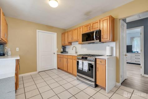 12 Pierrepont Avenue Middlesex NJ 08846