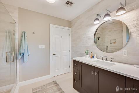 62 Myrtle Avenue Metuchen NJ 08840
