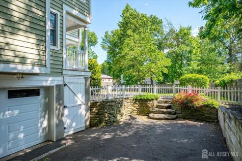 62 Myrtle Avenue Metuchen NJ 08840