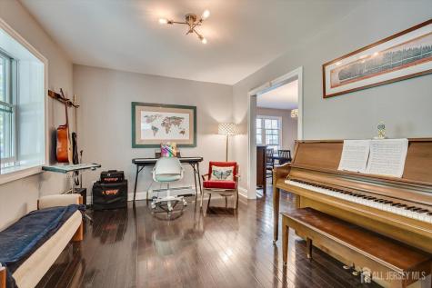 62 Myrtle Avenue Metuchen NJ 08840