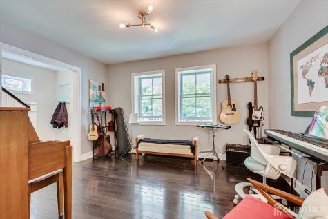 62 Myrtle Avenue Metuchen NJ 08840