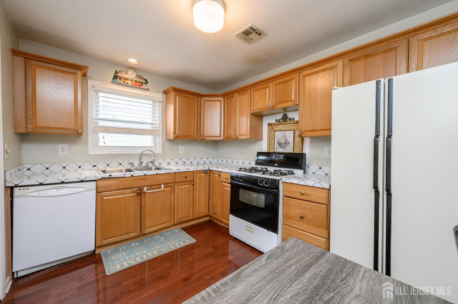 87 Chesterfield Lane Toms River NJ 08757