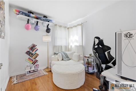 8 Lauretta Drive East Brunswick NJ 08816