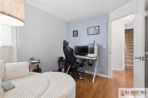 8 Lauretta Drive East Brunswick NJ 08816
