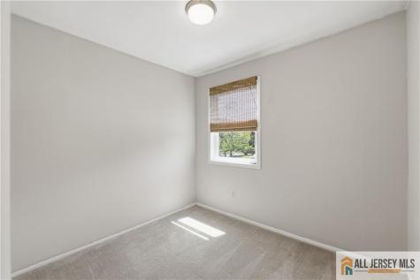 8 Lauretta Drive East Brunswick NJ 08816