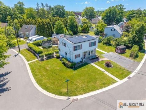 8 Lauretta Drive East Brunswick NJ 08816
