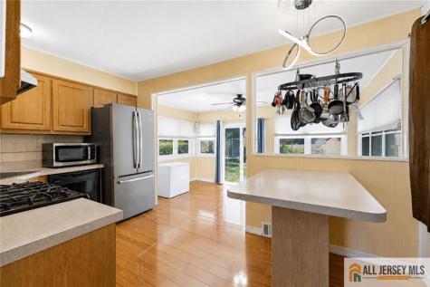 8 Lauretta Drive East Brunswick NJ 08816