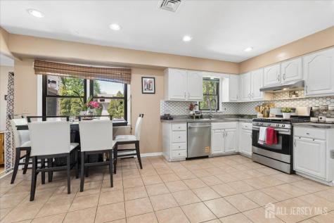24 Sandalwood Drive Edison NJ 08820