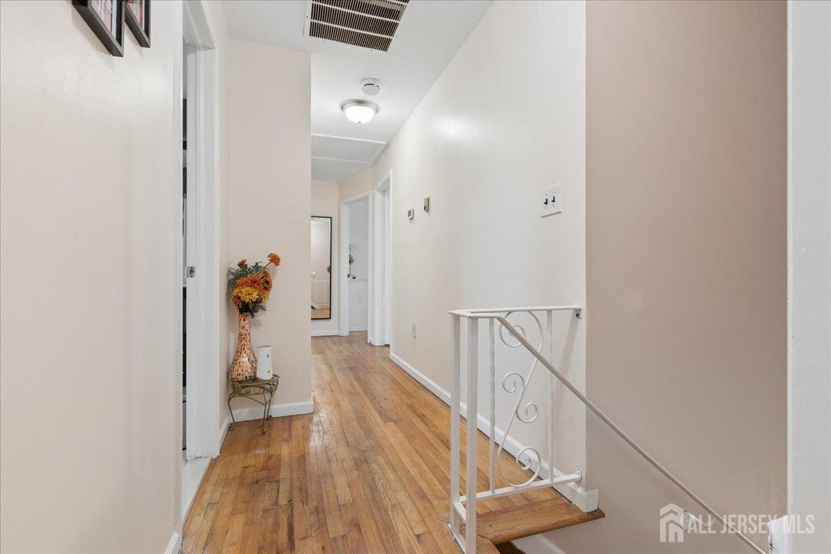 24 Sandalwood Drive Edison NJ 08820