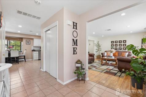 24 Sandalwood Drive Edison NJ 08820