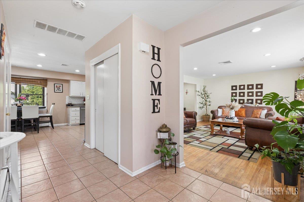 24 Sandalwood Drive Edison NJ 08820