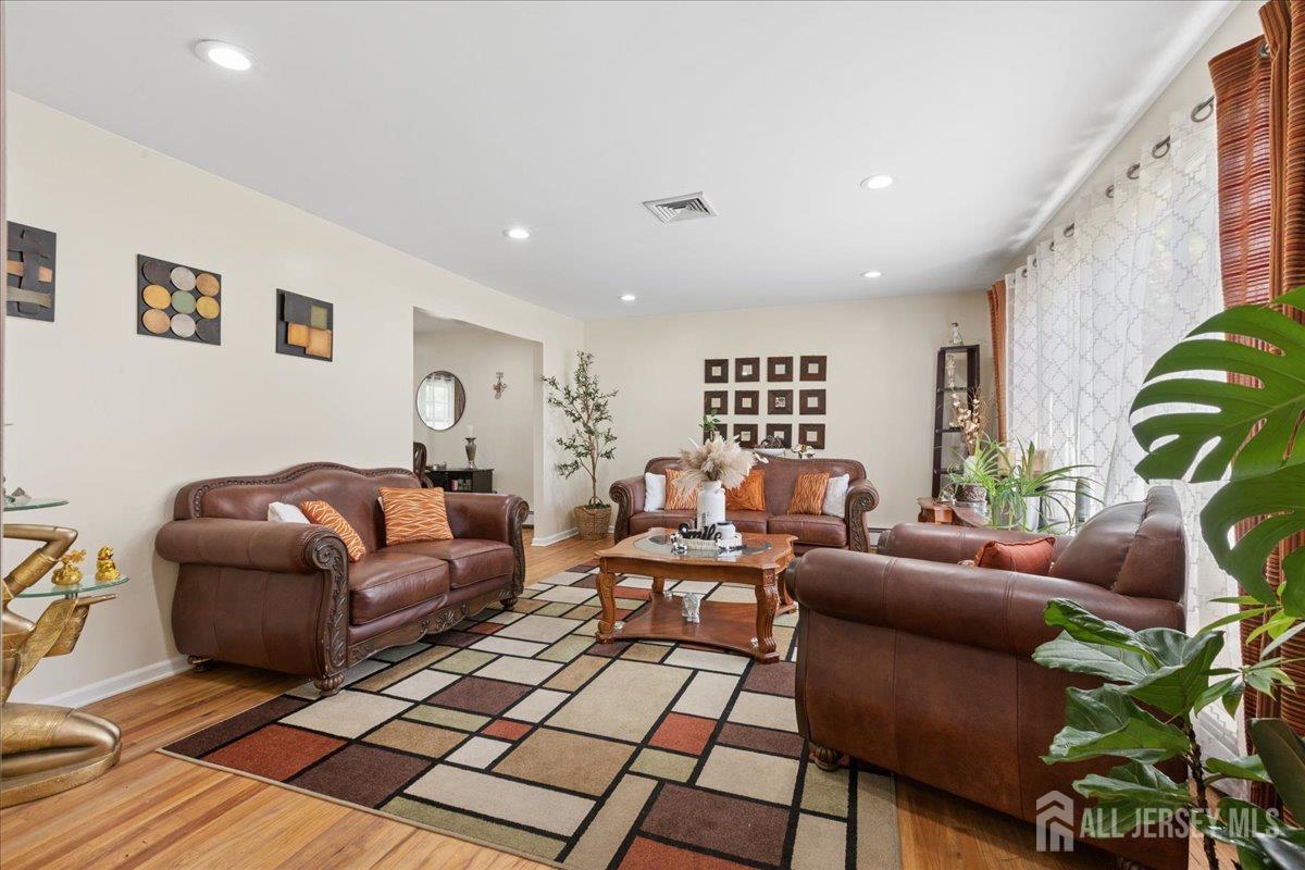 24 Sandalwood Drive Edison NJ 08820