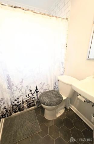 19 E 2nd Street Port Reading NJ 07064