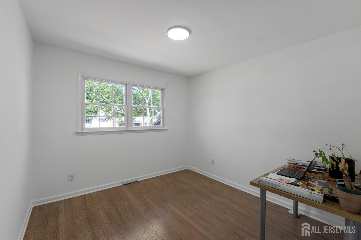 33 Larchmont Road Edison NJ 08837