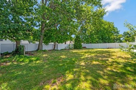 33 Larchmont Road Edison NJ 08837