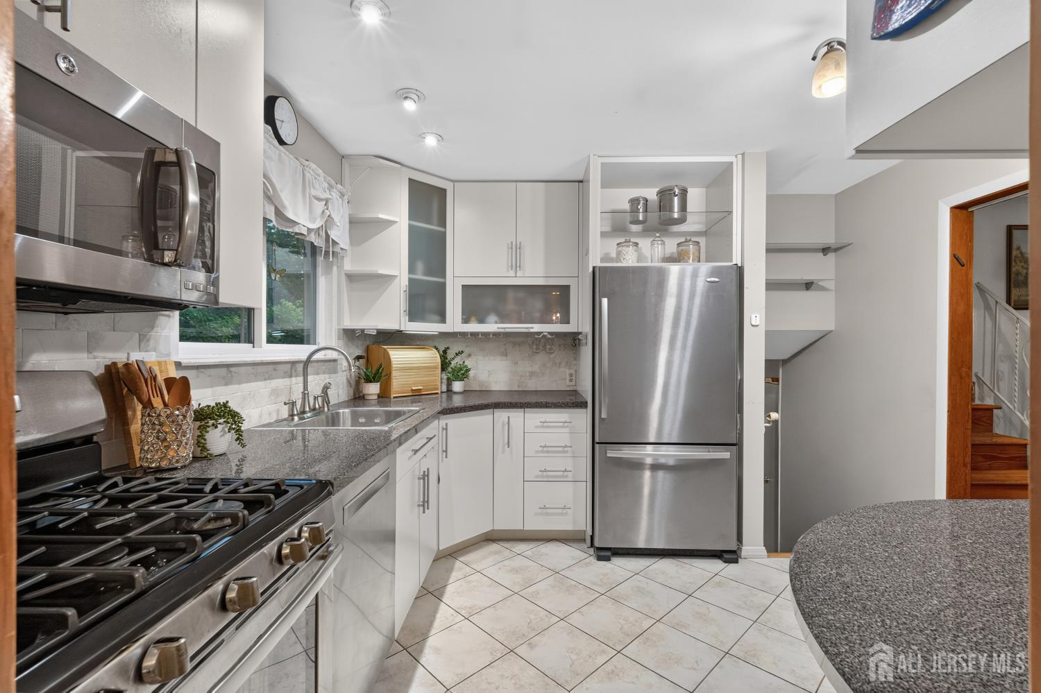 8 Growney Street Edison NJ 08817