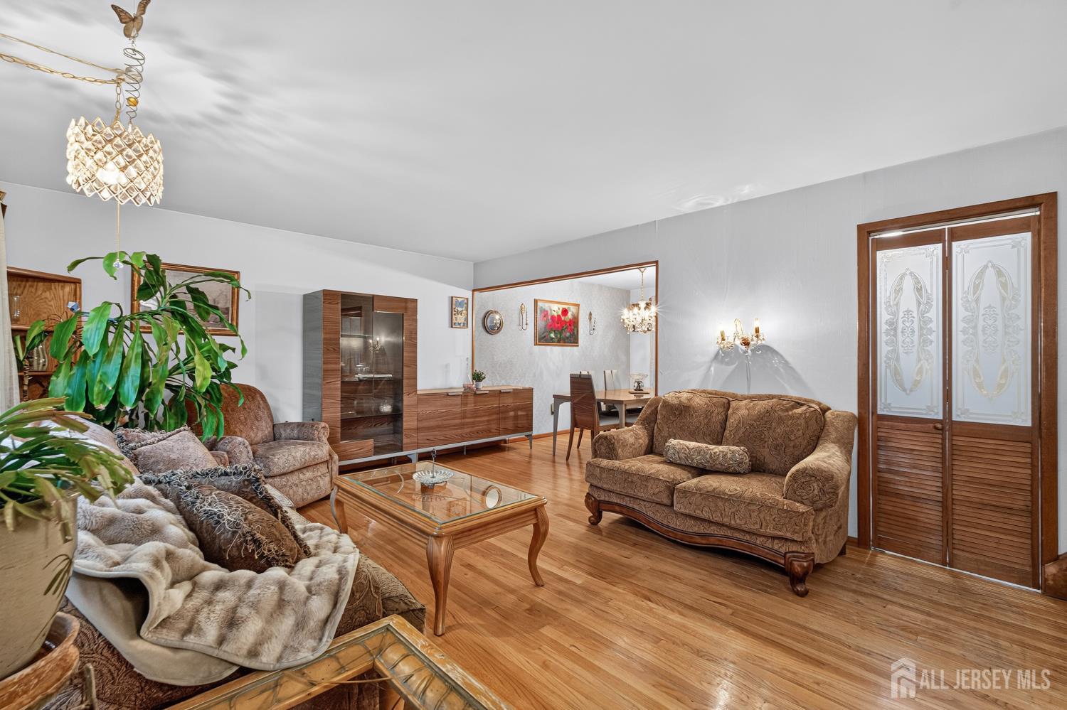 8 Growney Street Edison NJ 08817