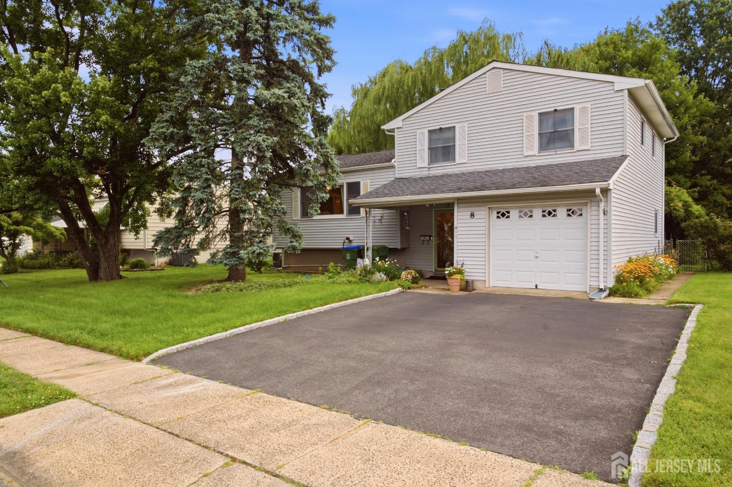 8 Growney Street Edison NJ 08817
