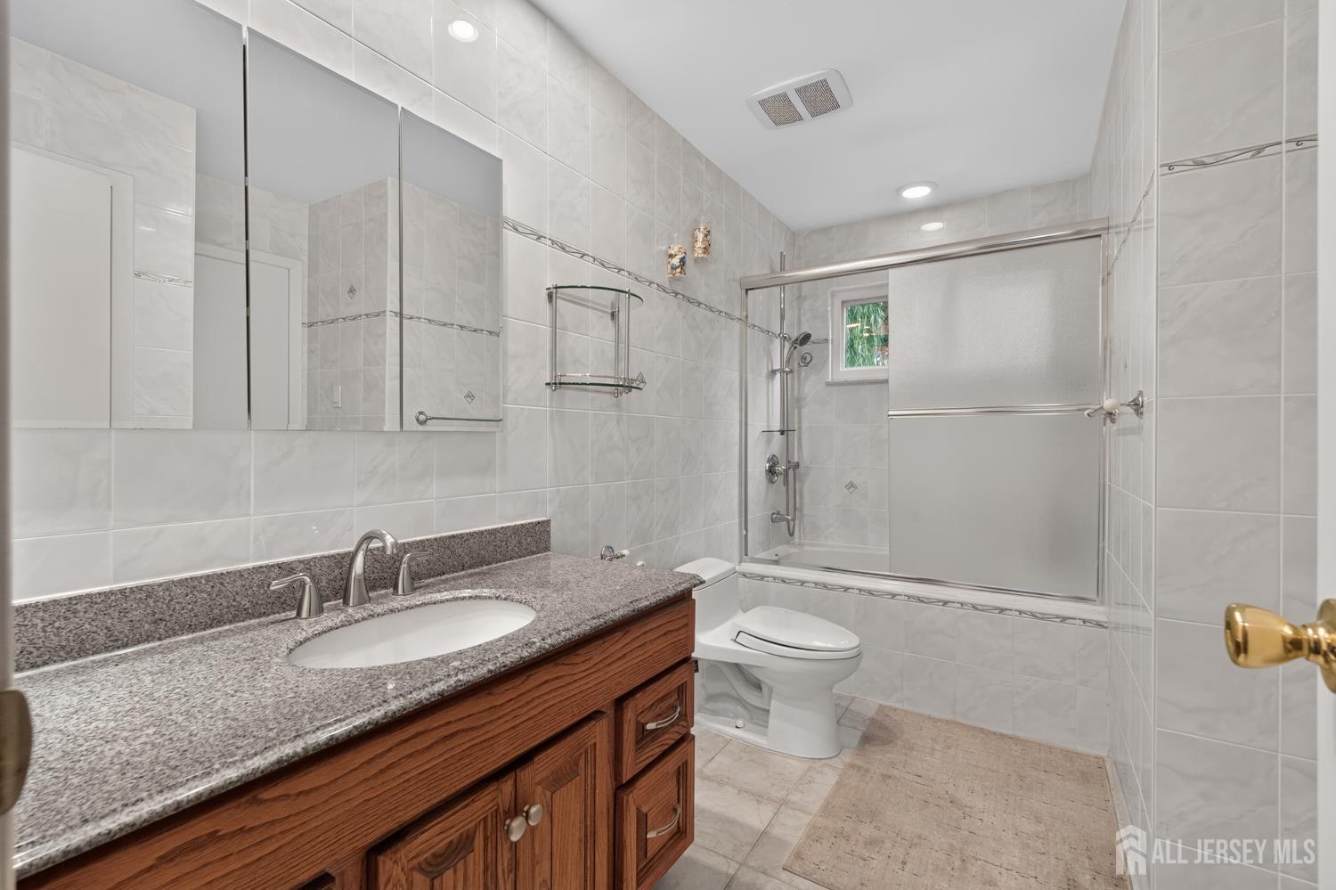 8 Growney Street Edison NJ 08817