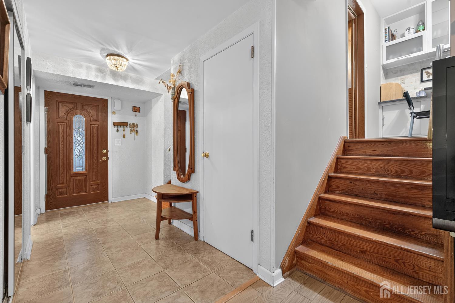 8 Growney Street Edison NJ 08817