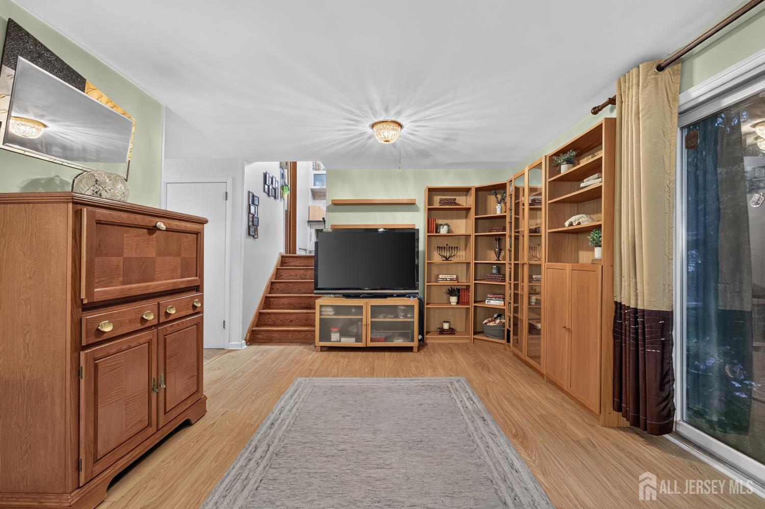 8 Growney Street Edison NJ 08817