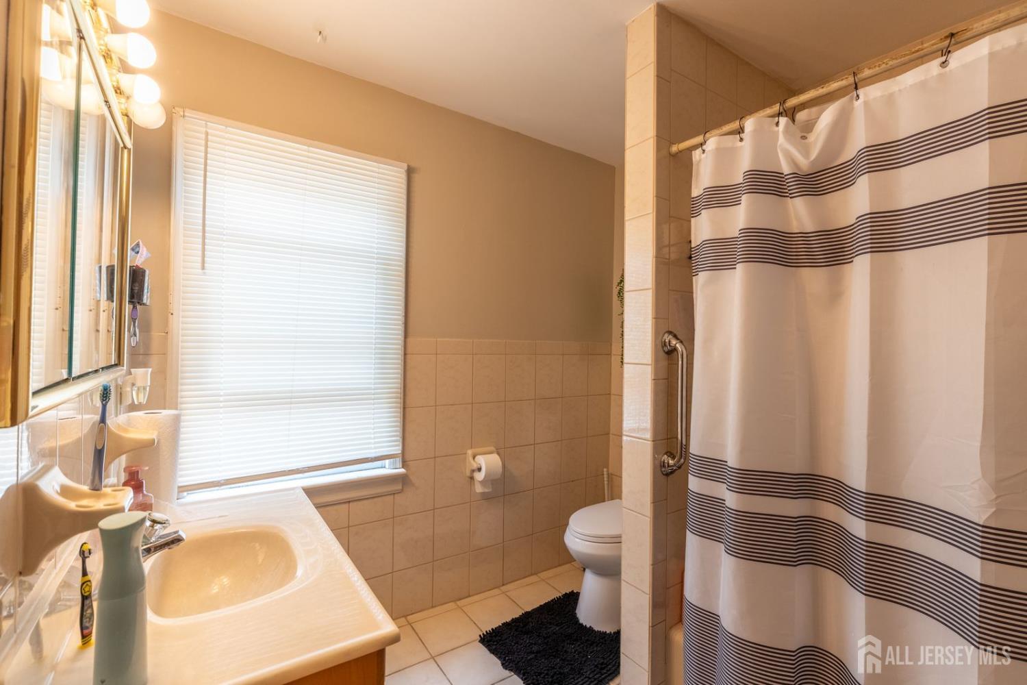 73 Nichol Avenue New Brunswick NJ 08901