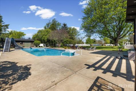 2 Pollak Court Plainsboro NJ 08512