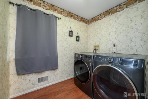 5 Cherrywood Drive Piscataway NJ 08854