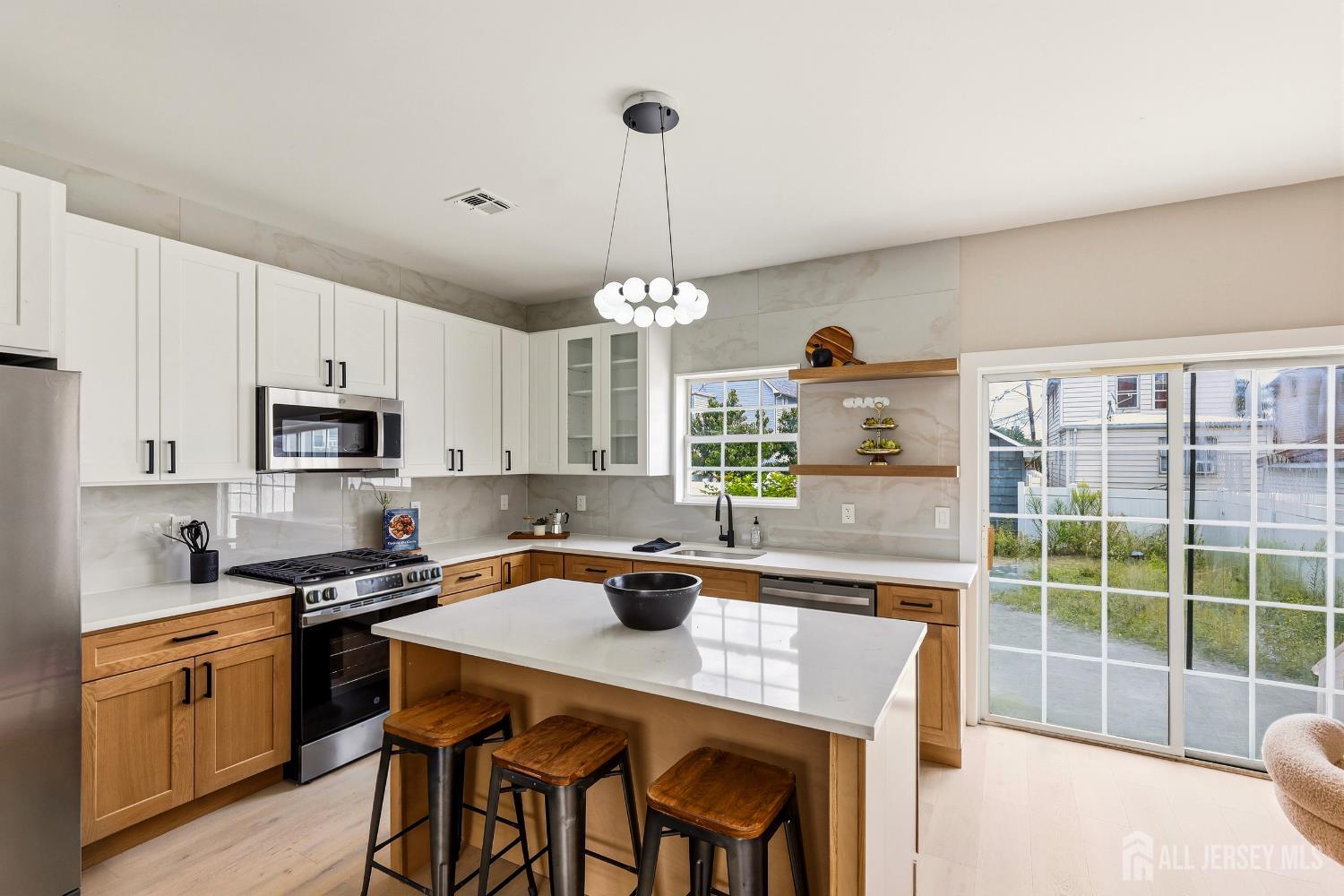 8 Somerset Street Carteret NJ 07008