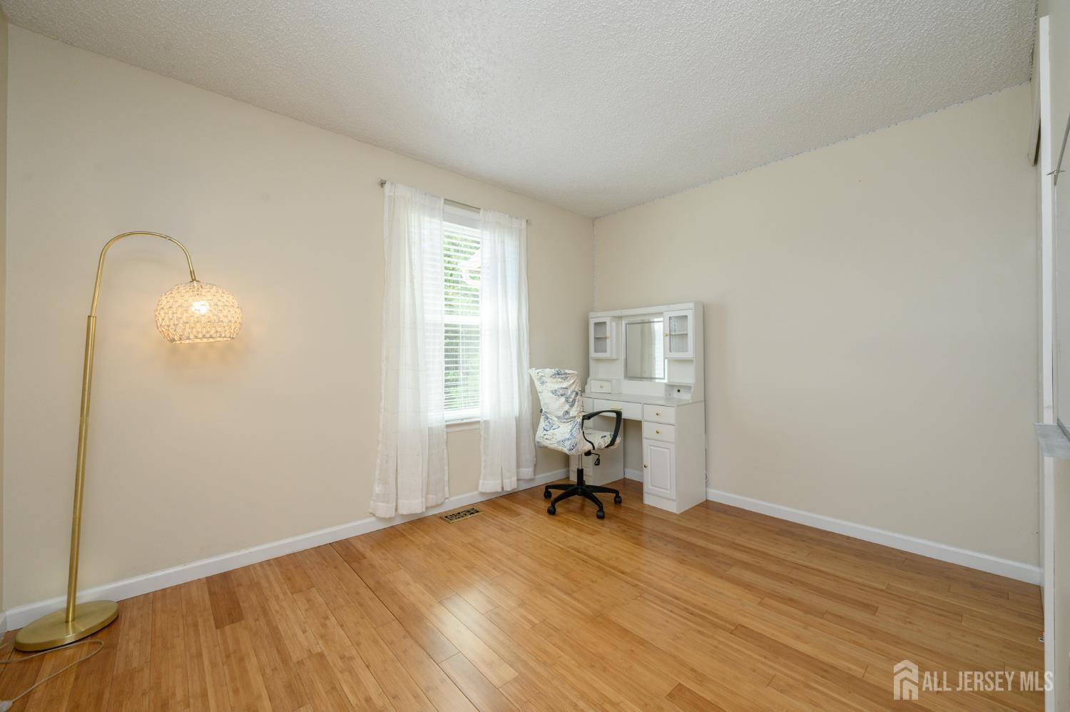 27 Longbrook Lane Howell NJ 07728