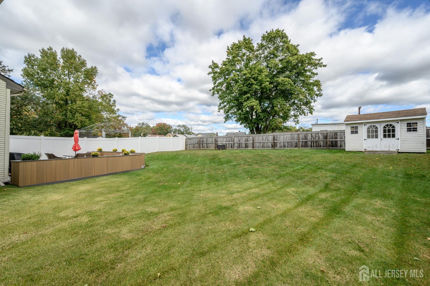 27 Longbrook Lane Howell NJ 07728