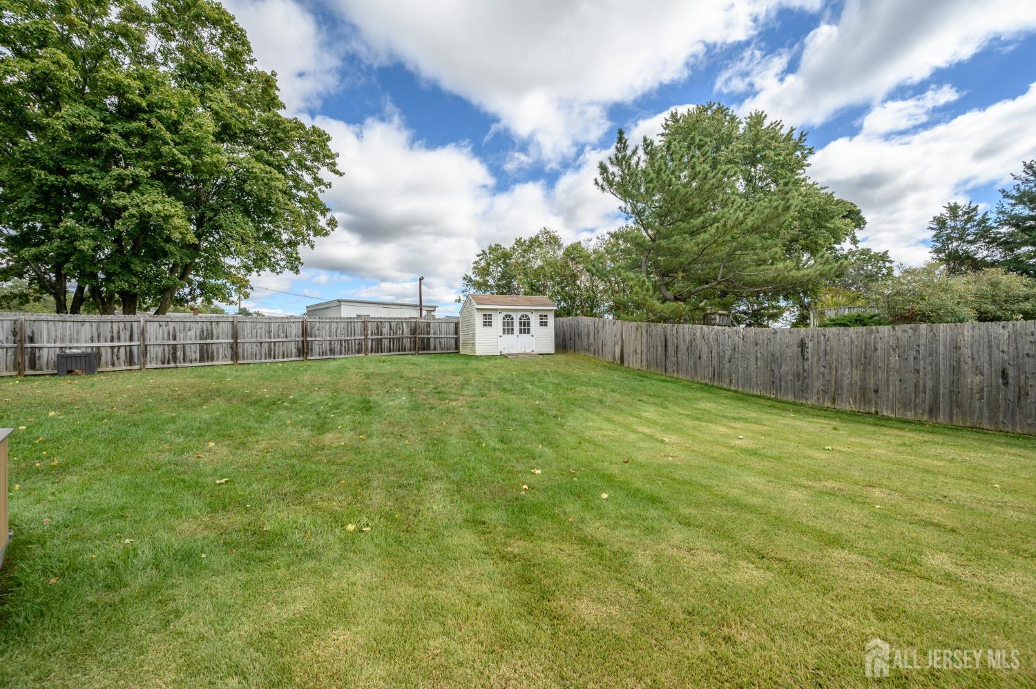 27 Longbrook Lane Howell NJ 07728