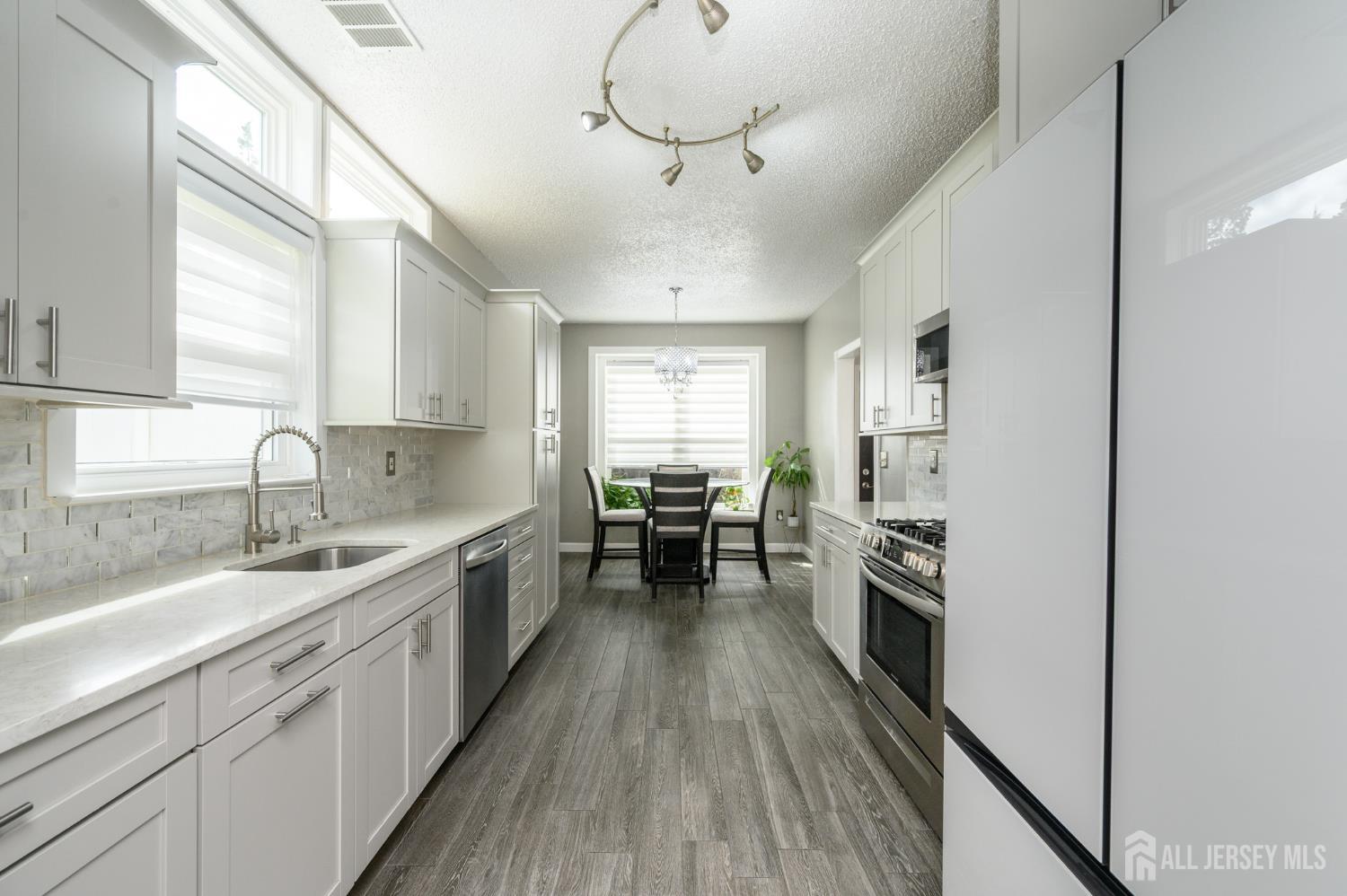27 Longbrook Lane Howell NJ 07728