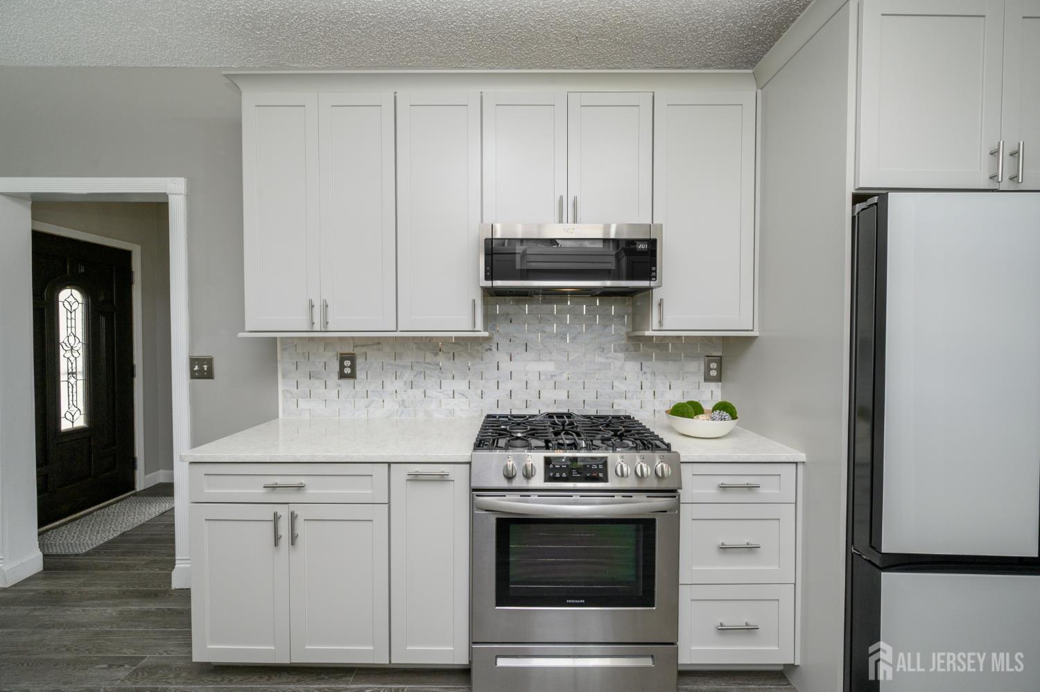 27 Longbrook Lane Howell NJ 07728