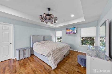 46 Pin Oak Drive North Brunswick NJ 08902