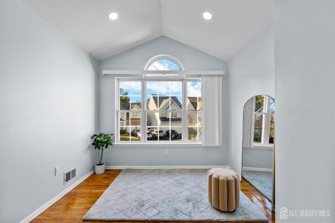 46 Pin Oak Drive North Brunswick NJ 08902