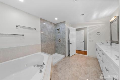 46 Pin Oak Drive North Brunswick NJ 08902