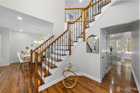 46 Pin Oak Drive North Brunswick NJ 08902