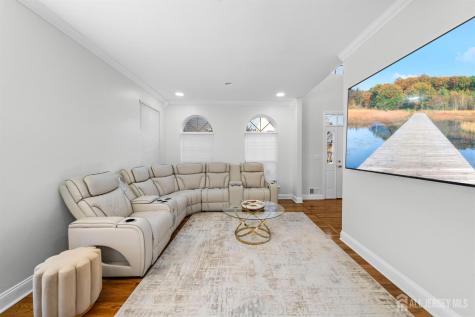 46 Pin Oak Drive North Brunswick NJ 08902