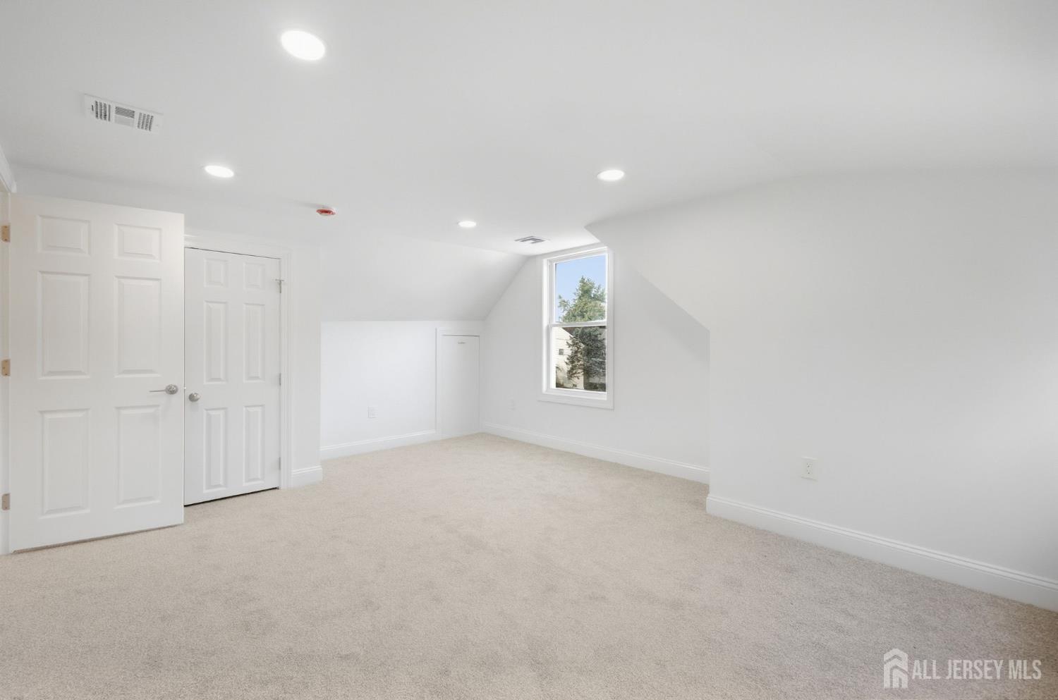 154 Oakmanor Parkway South Plainfield NJ 07080