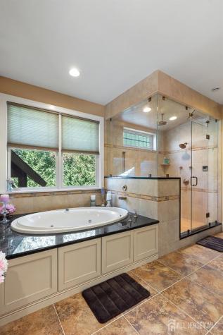 6 Lamb Lane Manalapan NJ 07726