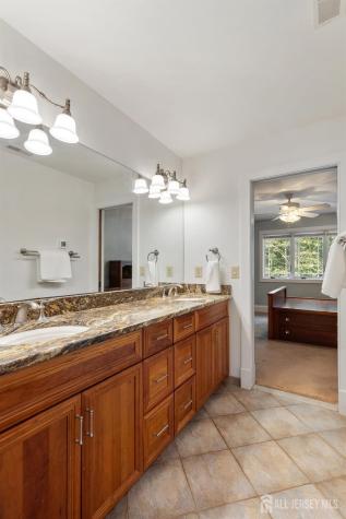6 Lamb Lane Manalapan NJ 07726
