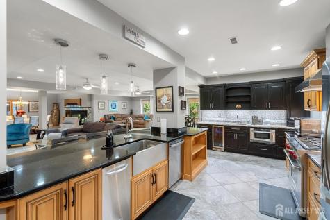 6 Lamb Lane Manalapan NJ 07726