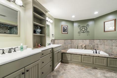 6 Lamb Lane Manalapan NJ 07726
