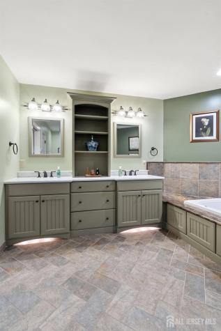 6 Lamb Lane Manalapan NJ 07726