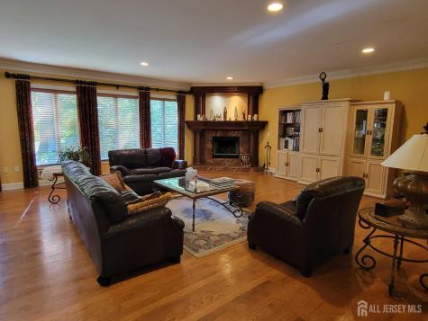21 Southfield Road Edison NJ 08820