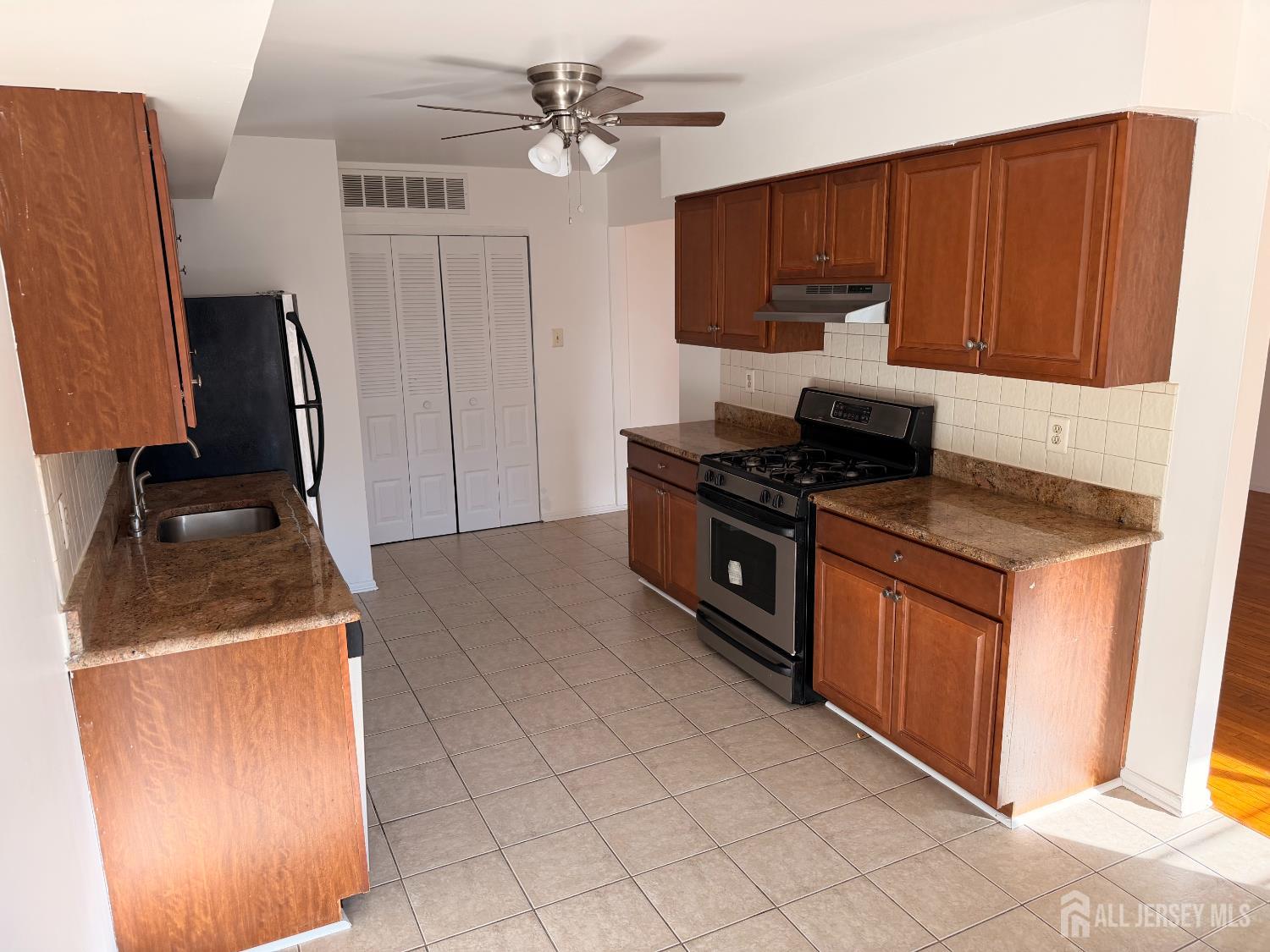 107 Edison Glen Terrace Edison NJ 08837