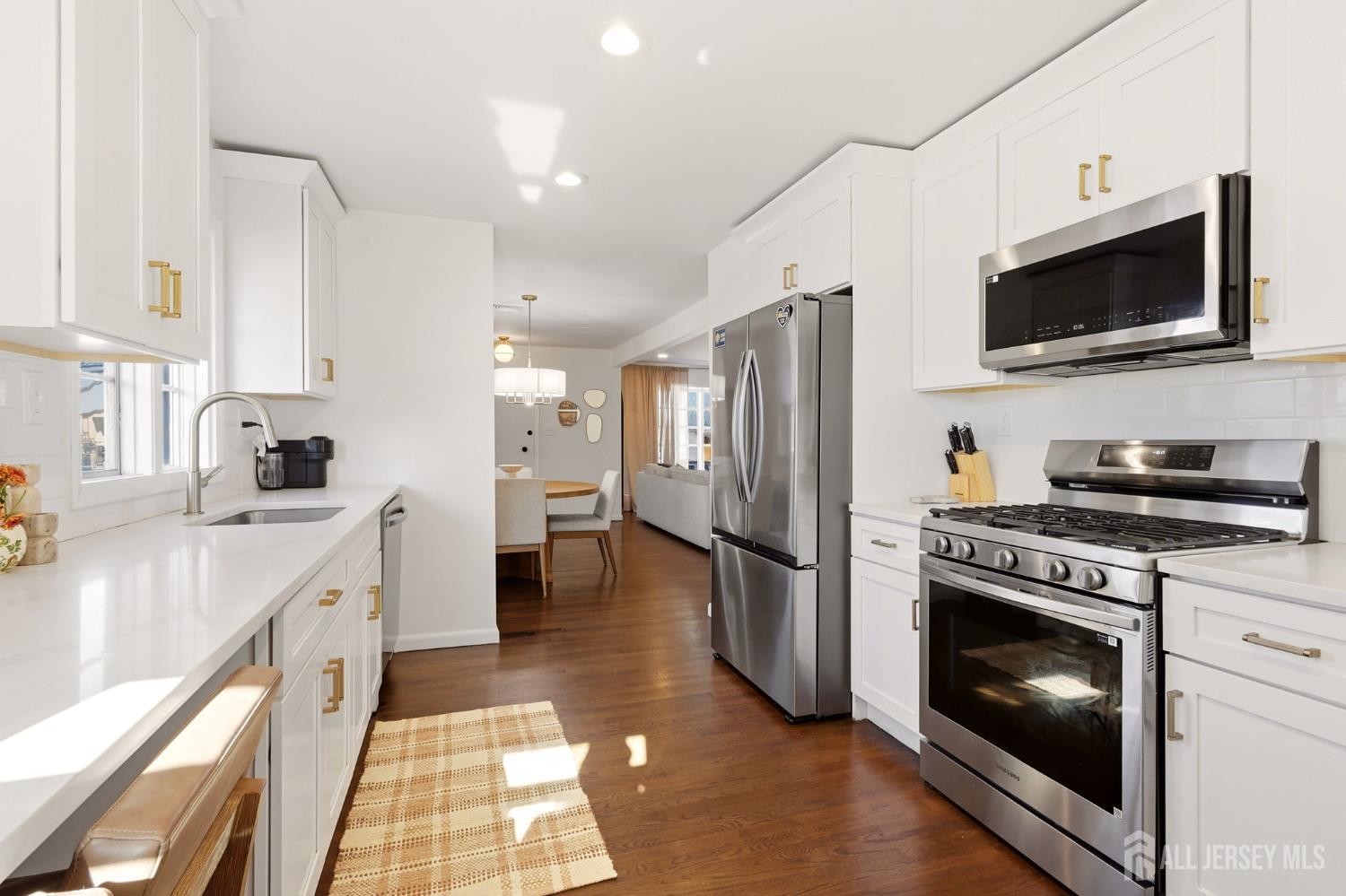 152 Remsen Avenue Avenel NJ 07001