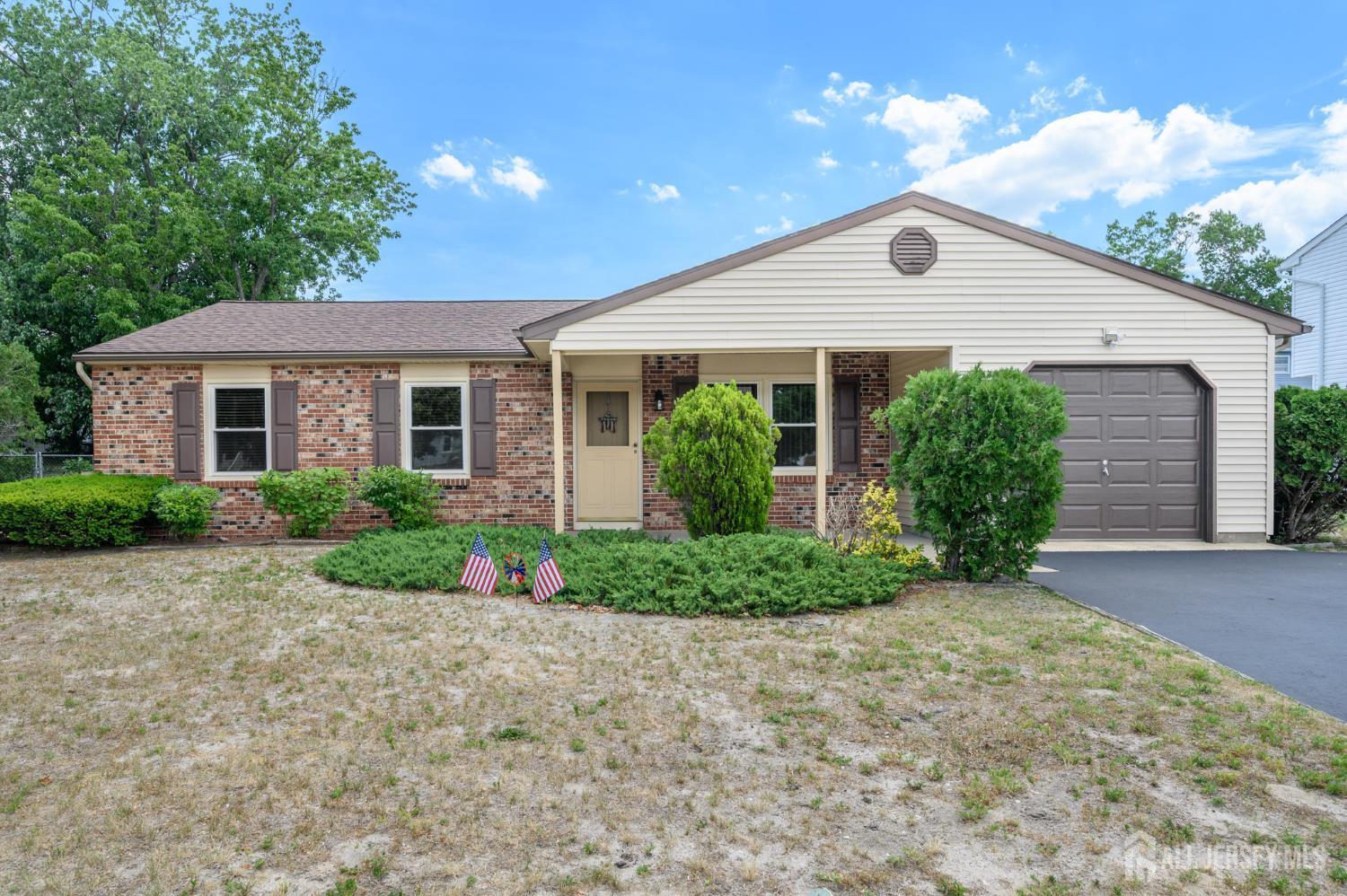 5 Evergreen Place Howell NJ 07731